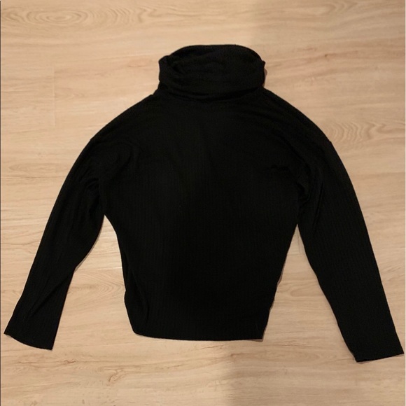 Forever 21 Sweaters - Black thin turtle neck/cowl sweater